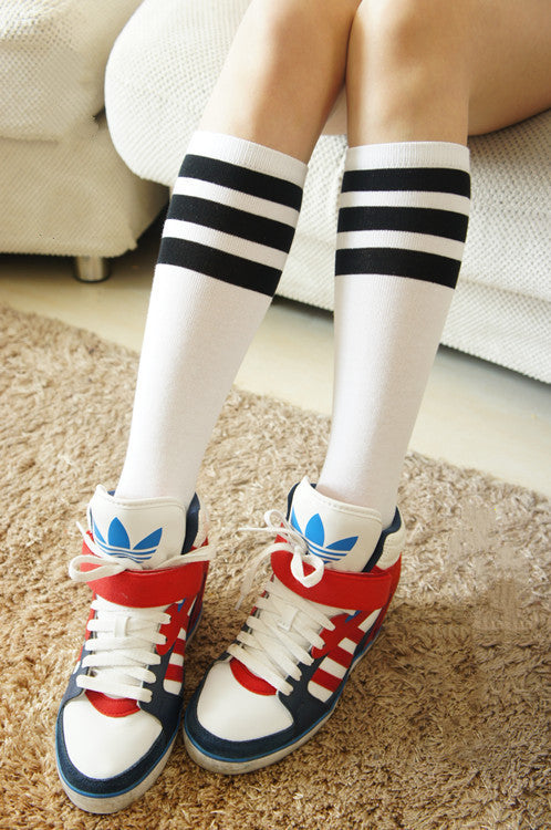Knee high socks- 3 stripe blackaos-init aos-animate