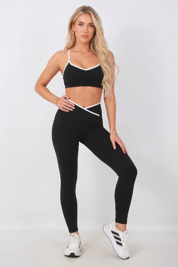 Gym Bunny Sleekline leggings- Blackaos-init aos-animate