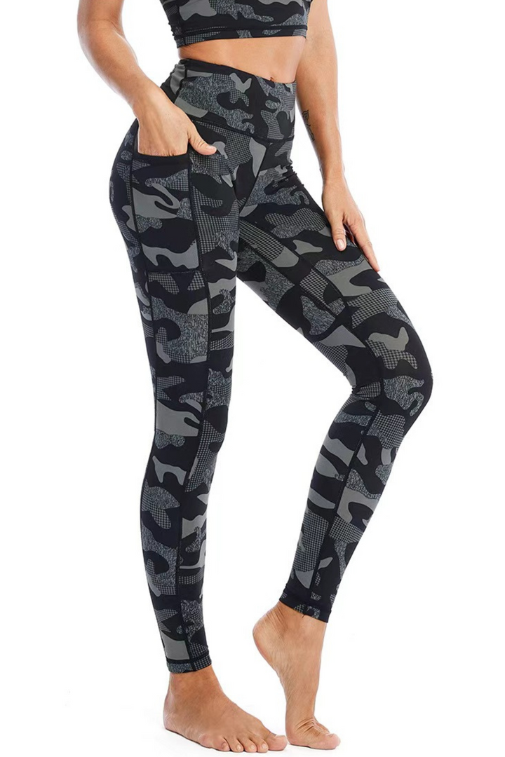 Shapewear Gym Bunny Black camo leggingsaos-init aos-animate