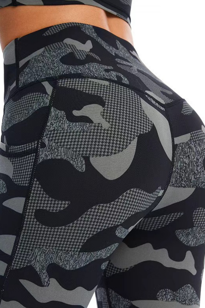Shapewear Gym Bunny Black camo leggingsaos-init aos-animate
