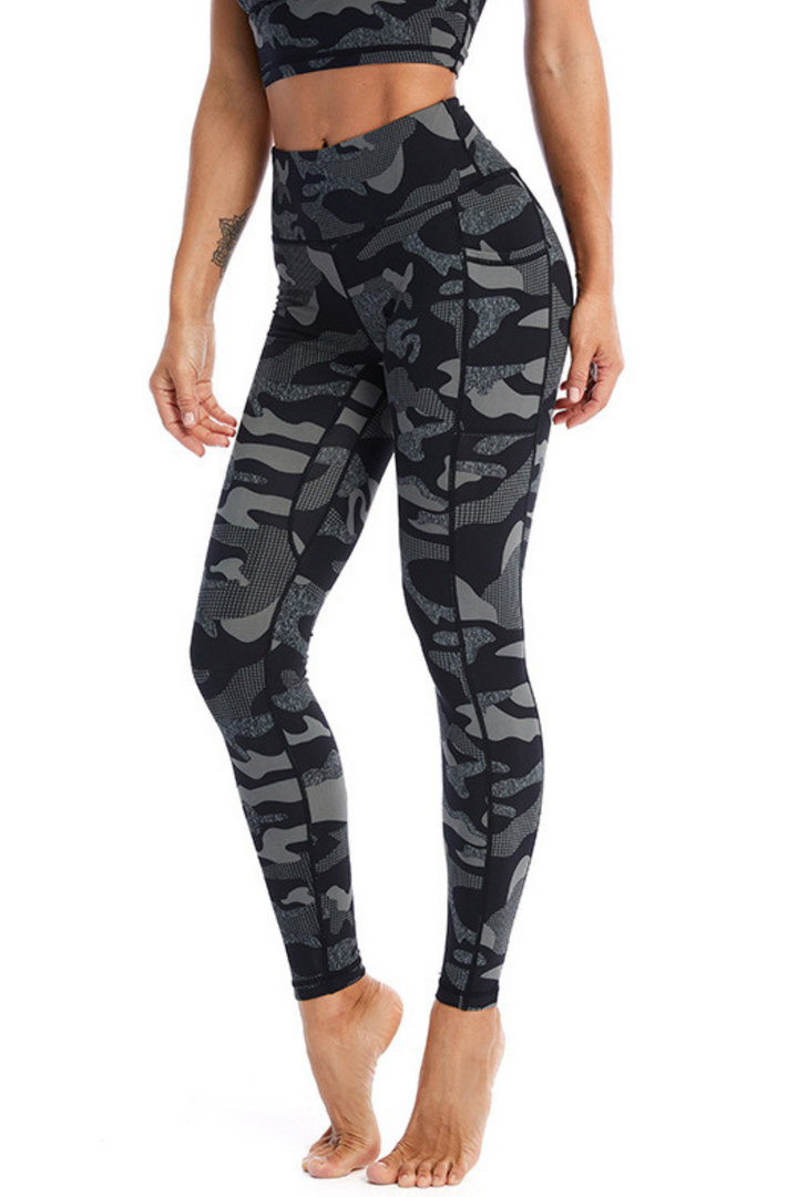 Shapewear Gym Bunny Black camo leggingsaos-init aos-animate