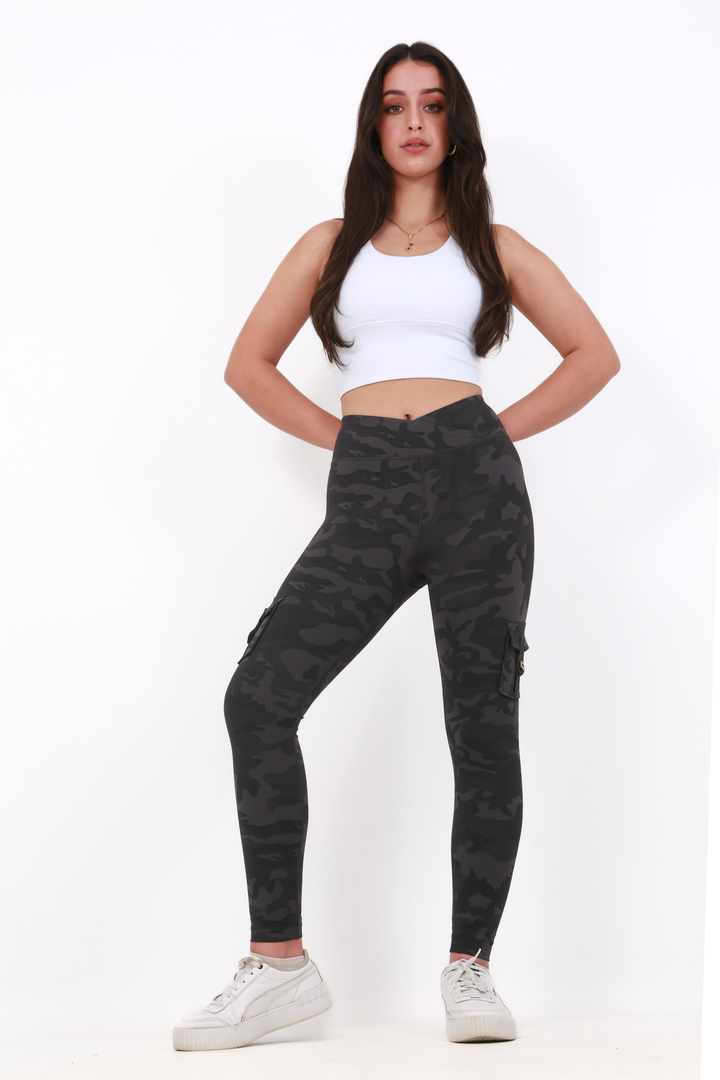 Shapewear TNG Cargo Leggings -  Black Camoaos-init aos-animate