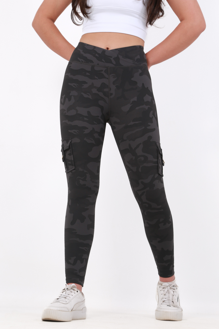Shapewear TNG Cargo Leggings -  Black Camoaos-init aos-animate