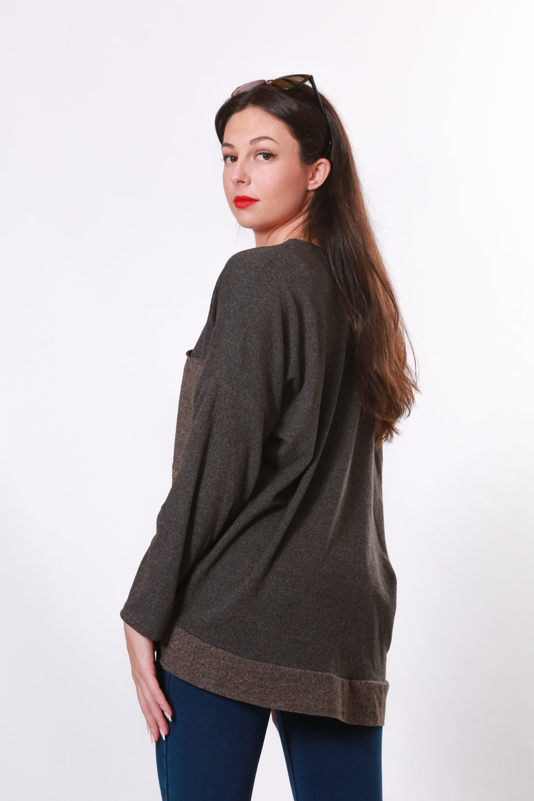 Made in Italy V neck knit with gold embellishment - Brownaos-init aos-animate